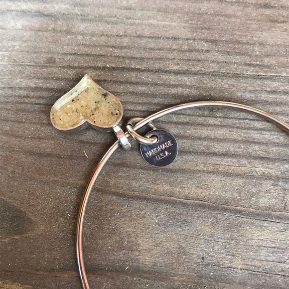 Dune .925 Silver Beach Sand Heart Bracelet Bangle - Picture 2 of 5